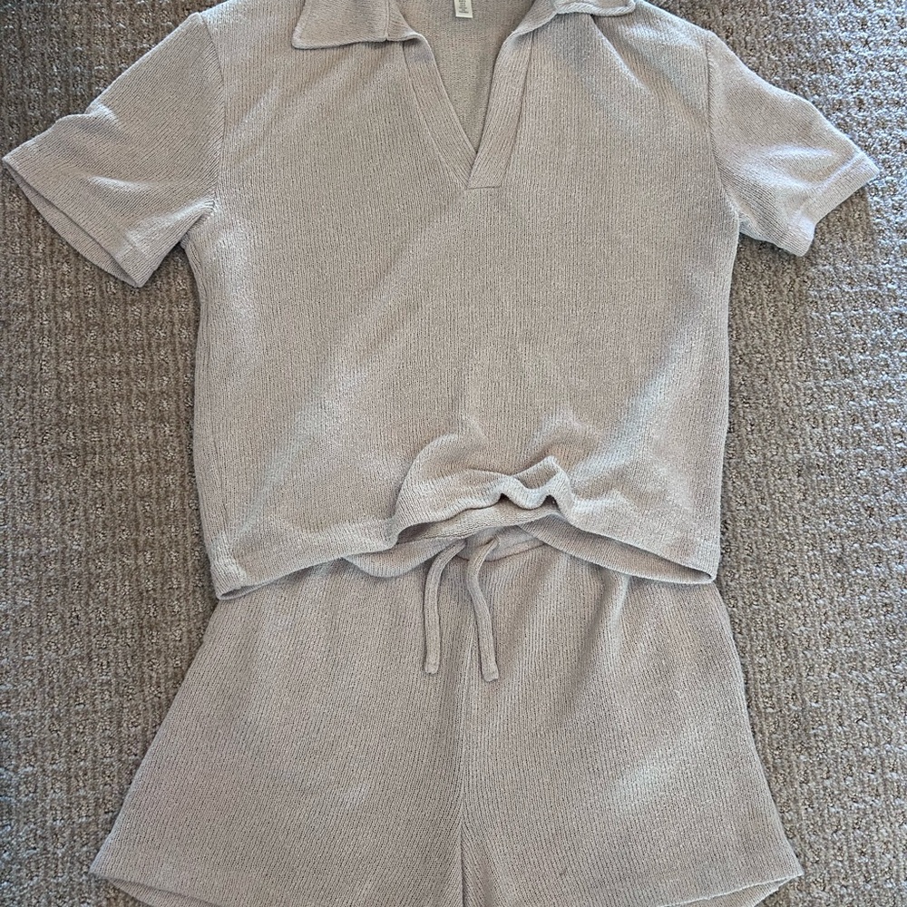 Cream Pajama Set with Relaxed Fit and Soft Fabric